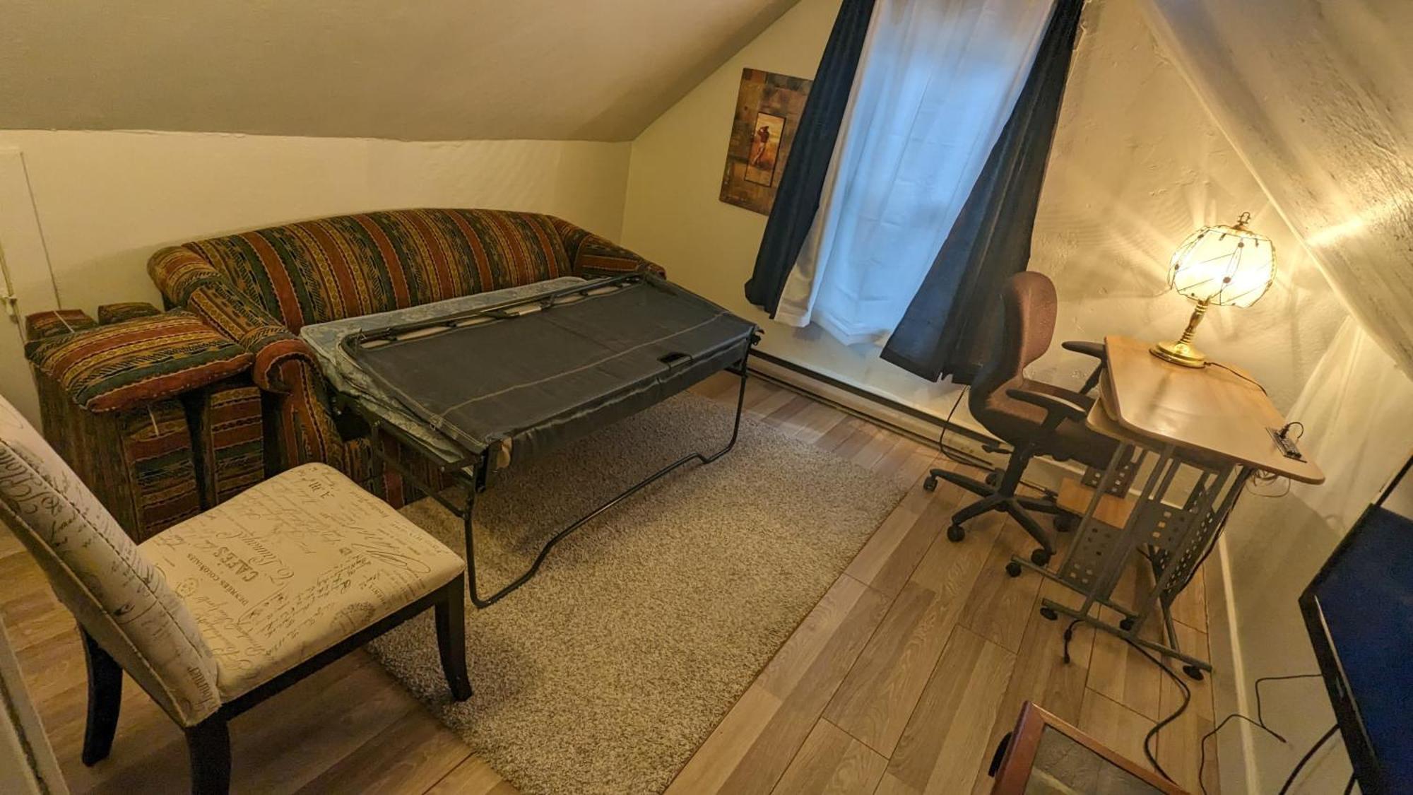 Cozy Downtown One Bedroom Free Parking Кингстон Экстерьер фото